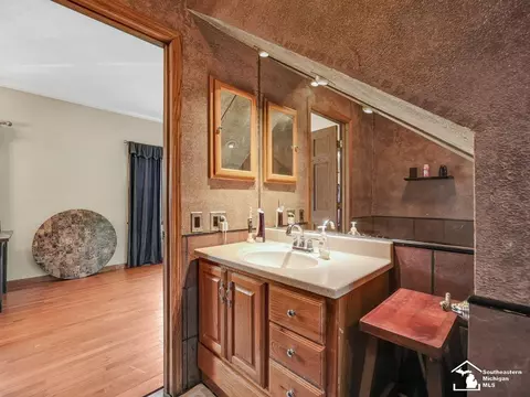 Bath - 1934 W Smith, Temperance, MI 48182 photo 2 of 3