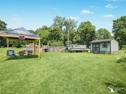 Exterior - 1934 W Smith, Temperance, MI 48182 photo 18 of 21