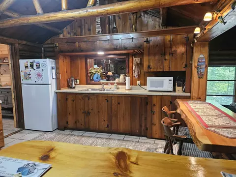 928 Hammond, Harrison, MI 48625 photo 3