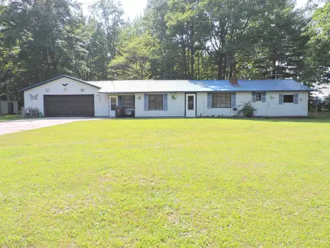 2977 N Carter, Pinconning, MI 48650