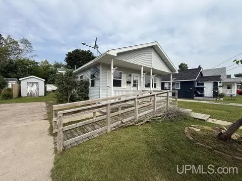 124 S Fourth, Manistique, MI 49854