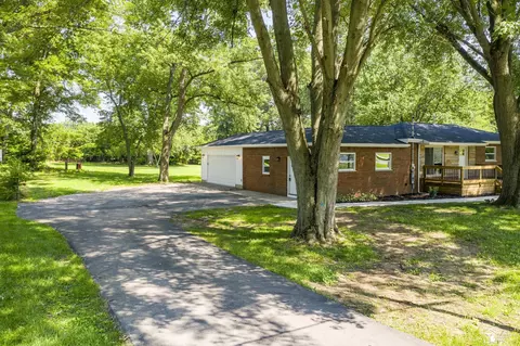 7100 Maplewood, Temperance, MI 48182 photo 2