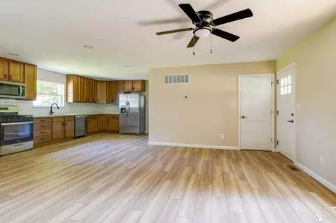 7100 Maplewood, Temperance, MI 48182 photo 13