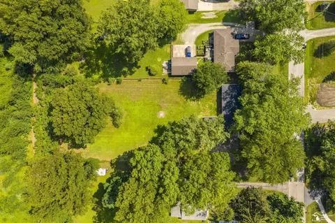 7100 Maplewood, Temperance, MI 48182 photo 9
