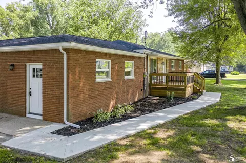7100 Maplewood, Temperance, MI 48182 photo 4