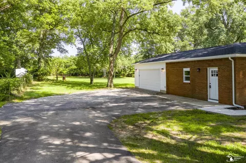 7100 Maplewood, Temperance, MI 48182 photo 3
