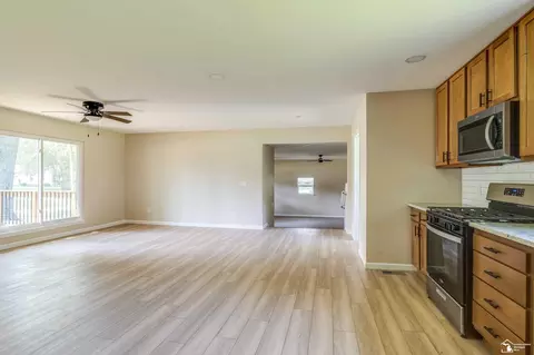 7100 Maplewood, Temperance, MI 48182 photo 14