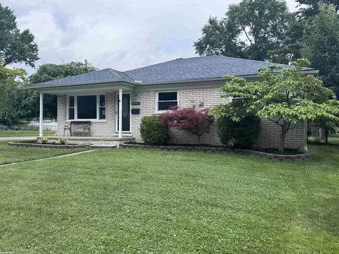 22315 Lanse, Saint Clair Shores, MI 48081