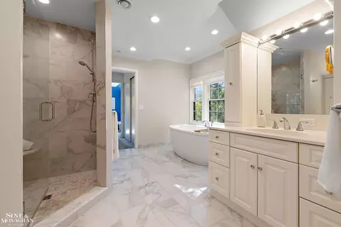 Bath - 39 Harbor Hl, Grosse Pointe Farms, MI 48236 photo 5 of 10