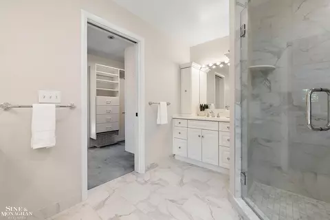 Bath - 39 Harbor Hl, Grosse Pointe Farms, MI 48236 photo 6 of 10