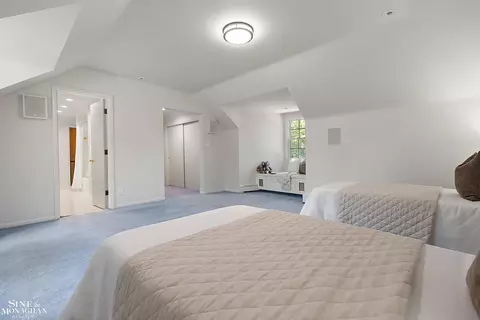 Bedroom - 39 Harbor Hl, Grosse Pointe Farms, MI 48236 photo 5 of 5