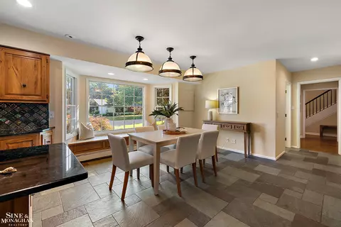 Dining - 39 Harbor Hl, Grosse Pointe Farms, MI 48236 photo 1 of 3