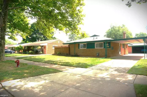 32138 Saint Annes, Warren, MI 48092