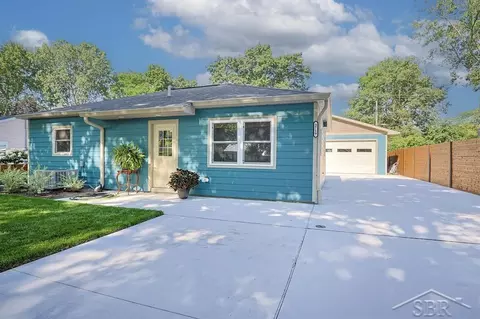 3719 Robinhood, Midland, MI 48642