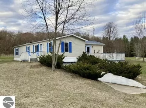 1447 S Dow, West Branch, MI 48661