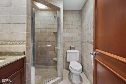 Bath - 404 Linkside, Saint Clair, MI 48079 photo 6 of 9