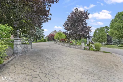 Exterior - 404 Linkside, Saint Clair, MI 48079 photo 6 of 11