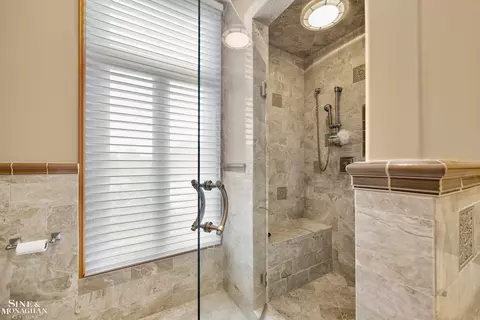 Bath - 404 Linkside, Saint Clair, MI 48079 photo 3 of 9