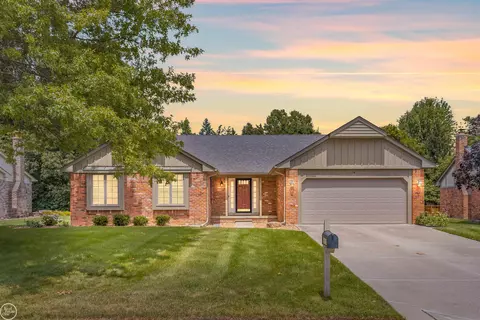 40920 Knightsford, Northville, MI 48168