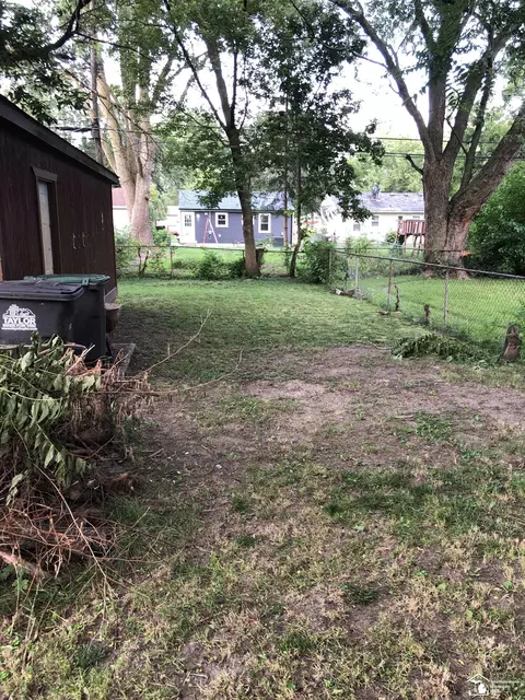 Exterior - 8095 Oak, Taylor, MI 48180 photo 4 of 4