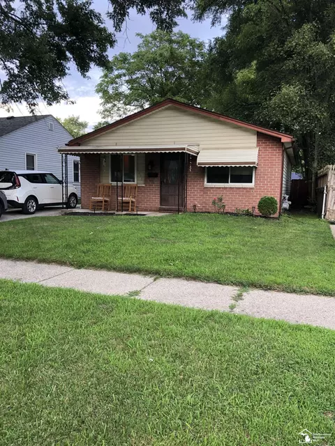 8095 Oak, Taylor, MI 48180