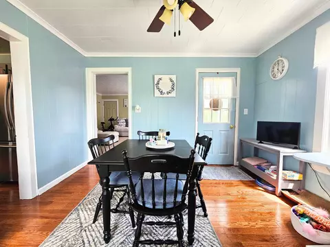 Dining - 9260 Busch, Birch Run, MI 48415 photo 1 of 3
