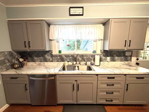 Kitchen - 9260 Busch, Birch Run, MI 48415 photo 2 of 5