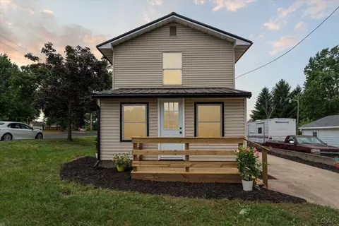 956 Howell, Adrian, MI 49221