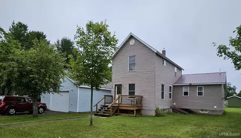 976 Main, Lake Linden, MI 49945