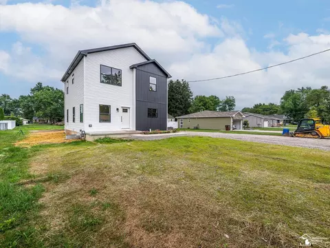 Exterior - 15604 Pine, Monroe, MI 48161 photo 4 of 8