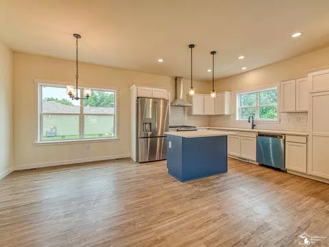 Kitchen - 15604 Pine, Monroe, MI 48161 photo 1 of 2