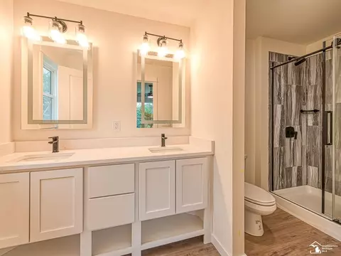 Bath - 15604 Pine, Monroe, MI 48161 photo 2 of 4