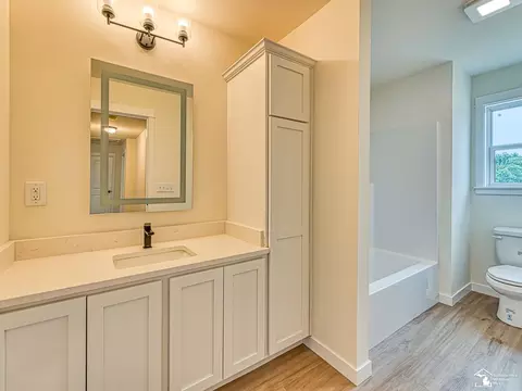Bath - 15604 Pine, Monroe, MI 48161 photo 1 of 4