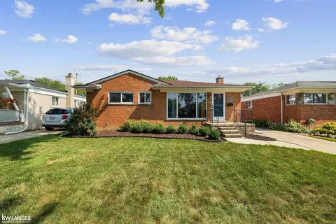 21425 Share, Saint Clair Shores, MI 48082