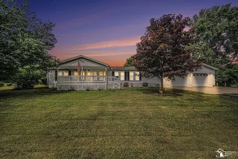 2000 Wells, Dundee, MI 48131 photo 2