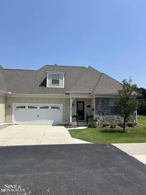 14 N N Riv, Grosse Pointe Woods, MI 48236