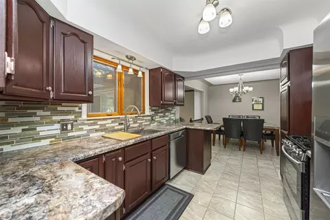Kitchen - 23209 Harrellson, Macomb, MI 48042 photo 4 of 5