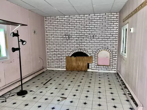 Living - 218 E Rising, Davison, MI 48423 photo 1 of 3