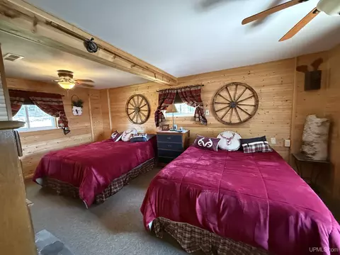 Bedroom - 2597 Co Rd Ggt, Ishpeming, MI 49849 photo 2 of 5