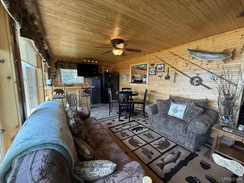 Living - 2597 Co Rd Ggt, Ishpeming, MI 49849 photo 4 of 7
