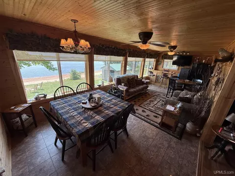 Dining - 2597 Co Rd Ggt, Ishpeming, MI 49849 photo 2 of 2