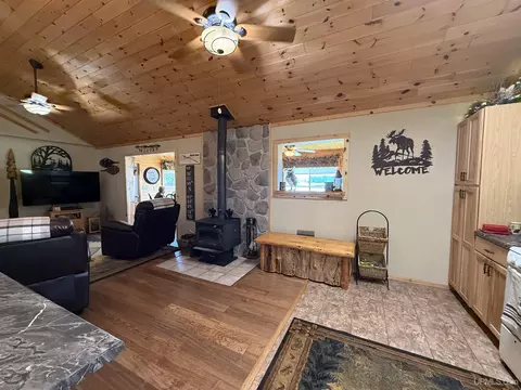 Living - 2597 Co Rd Ggt, Ishpeming, MI 49849 photo 2 of 7