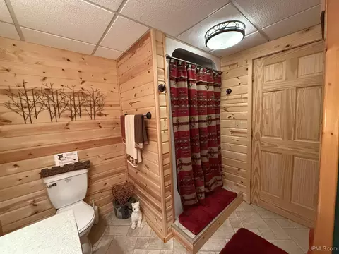 Bath - 2597 Co Rd Ggt, Ishpeming, MI 49849 photo 5 of 6