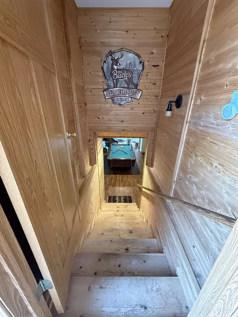 Entry Way - 2597 Co Rd Ggt, Ishpeming, MI 49849 photo 5 of 6