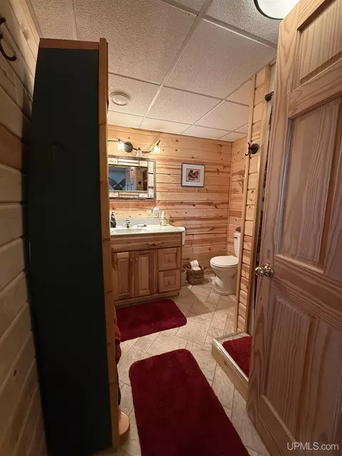 Bath - 2597 Co Rd Ggt, Ishpeming, MI 49849 photo 4 of 6