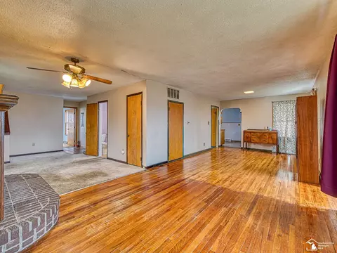 Living - 3610 Stewart, Monroe, MI 48162 photo 4 of 9