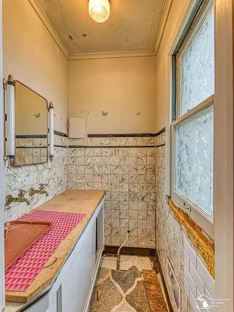 Bath - 3610 Stewart, Monroe, MI 48162 photo 1 of 2