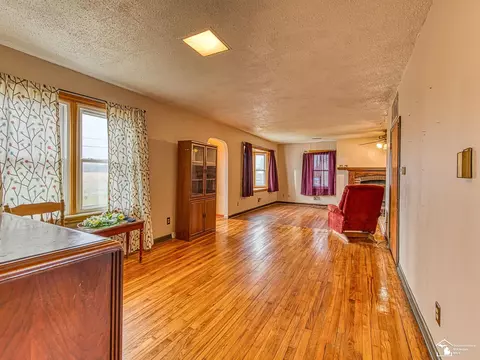 Living - 3610 Stewart, Monroe, MI 48162 photo 8 of 9