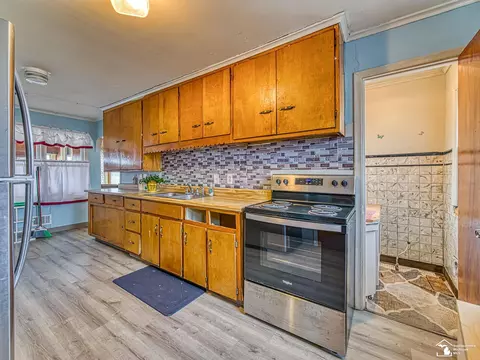 Kitchen - 3610 Stewart, Monroe, MI 48162 photo 3 of 4