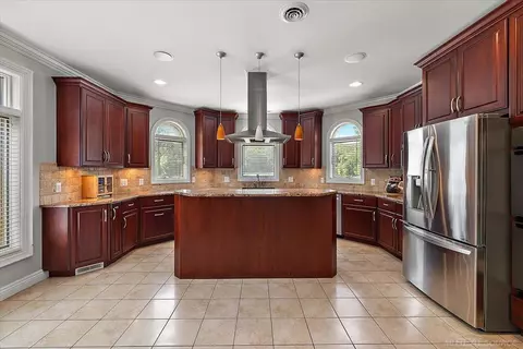 Kitchen - 15975 E 14 Mile, Fraser, MI 48026 photo 2 of 4